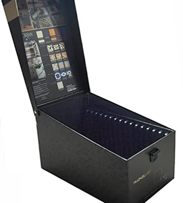 Box for ceramic samples